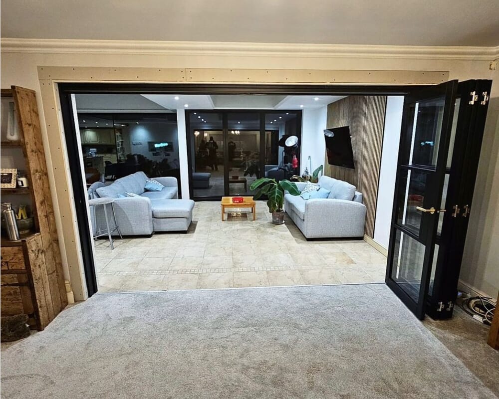 Black Heritage 4 Door Roomfold Grande (2 + 2 x 686mm Doors)